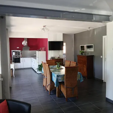 Le Du Coche Avec Vue Sur La Marne