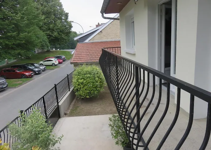 Le Du Coche Avec Vue Sur La Marne