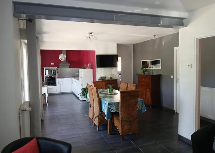 Le Du Coche Avec Vue Sur La Marne